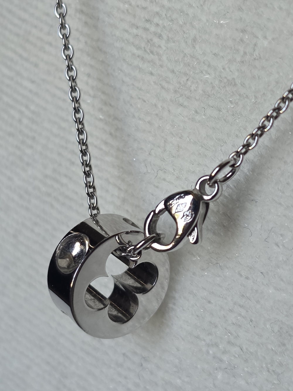 Louis Vuitton Silver Monogram Clover Pendant Necklace - Picture 7 of 10